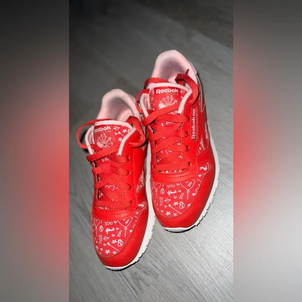 Girls Reebok Sneakers - Picture 1 of 3